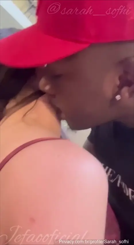 Sarah Sofhia tá dando aquele jeito maroto e pedindo a pepeca! Sarah Sofhia tá dando aquele jeito maroto e pedindo a pepeca!